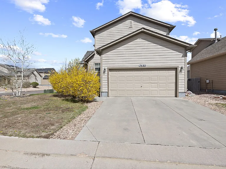 7555 Gallard Hts — Photo 3