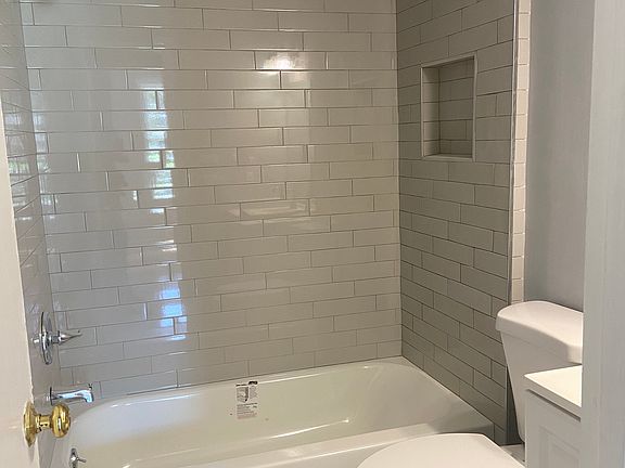 5th image of 367 Black Oak Ct