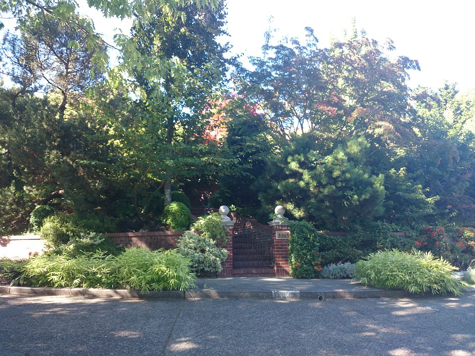 1st image of 3355 E Laurelhurst Dr NE