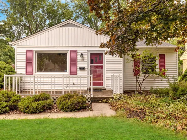 5453 North 12th STREET, Milwaukee, WI 53209