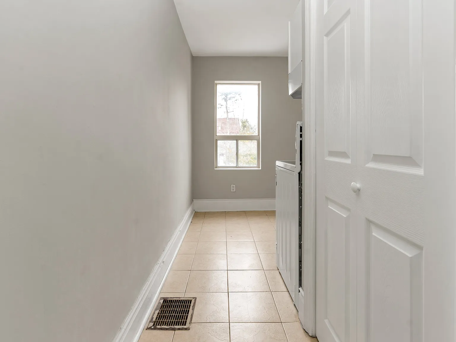 73 High St, Barrie, ON L4N 1W5, Canada — Photo 3
