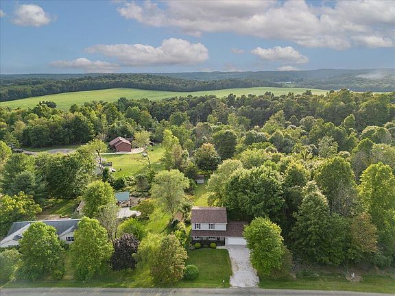 3rd image of 529 Penlawn Dr