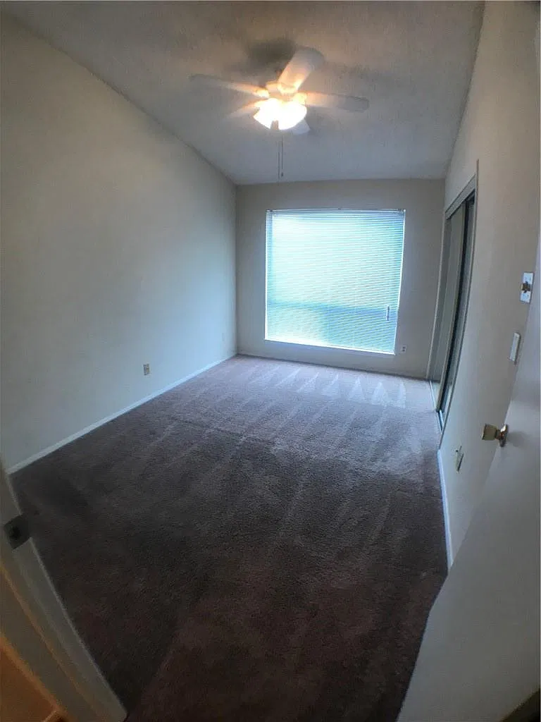 2 bed, 2.0 bath, 904 sqft, $1,995 — Photo 4