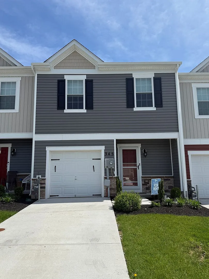 Beautiful Townhome Available! — Photo 1