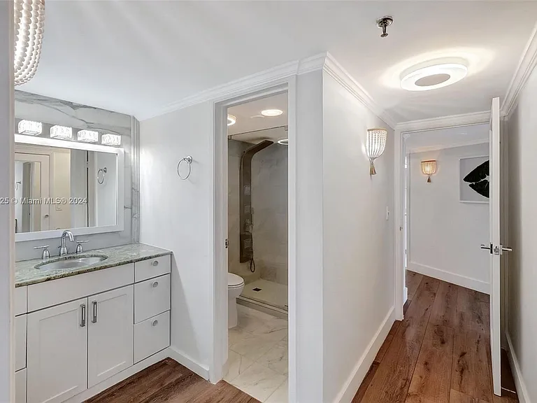 2401 Collins Ave #1902 — Photo 11