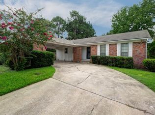 6701 Bluebird Dr, Little Rock, AR 72205