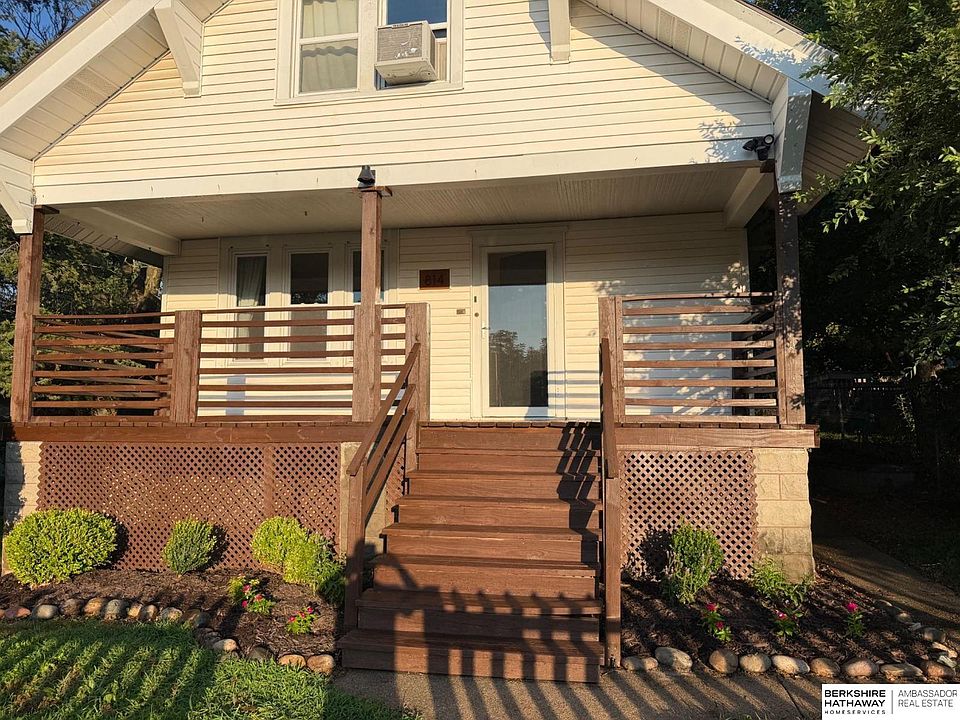 1st image of 814 S 50th Ave