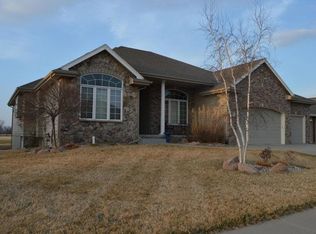 124 Traders Pointe Cir, Council Bluffs, IA 51501
