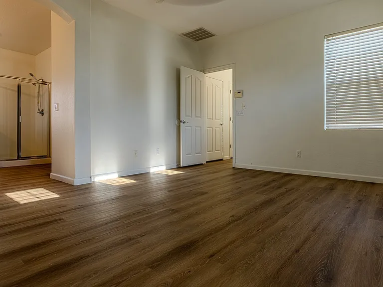2051 E Carla Vista Dr — Photo 46