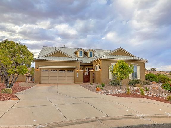 2nd image of 2305 Desert View Rd NE