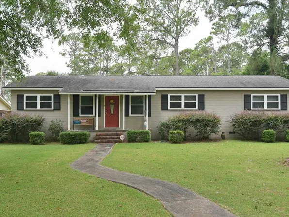 1904 W Lakeridge Dr, Albany, GA 31707