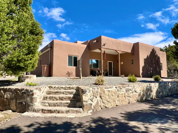46 Richland Dr, Tijeras, NM 87059