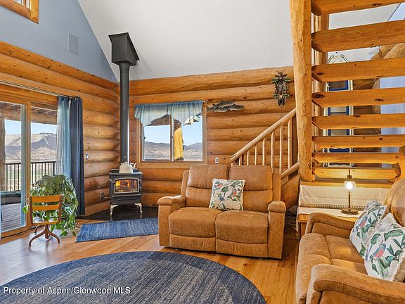 5th image of 215 Cedar Breaks Rd