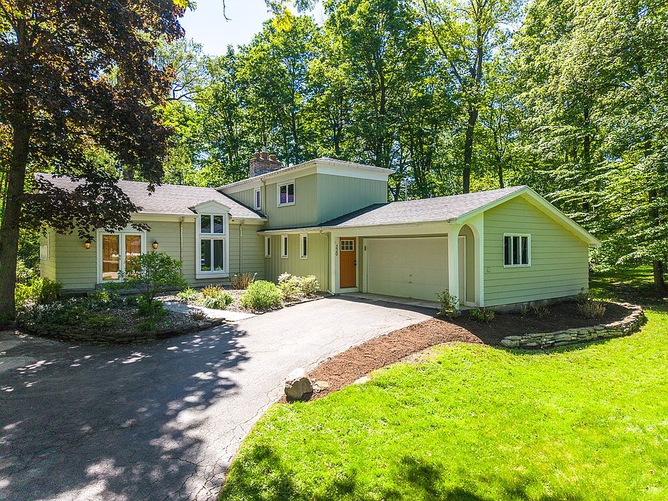 1st image of 220 Hibiscus Dr