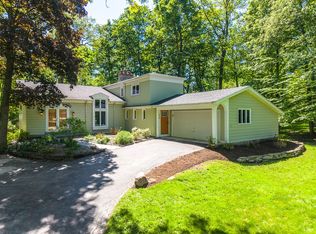 220 Hibiscus Dr, Rochester, NY 14618