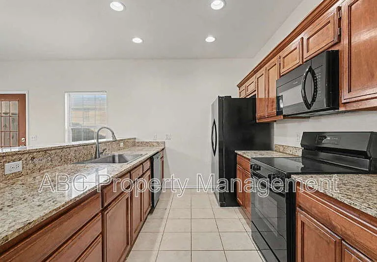 3006 SW Deerfield Blvd #2 — Photo 3