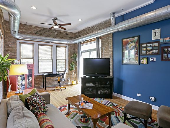 3rd image of 1651 W Pratt Blvd APT 3A