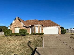 7594 Holly Ridge Dr, Horn Lake, MS 38637