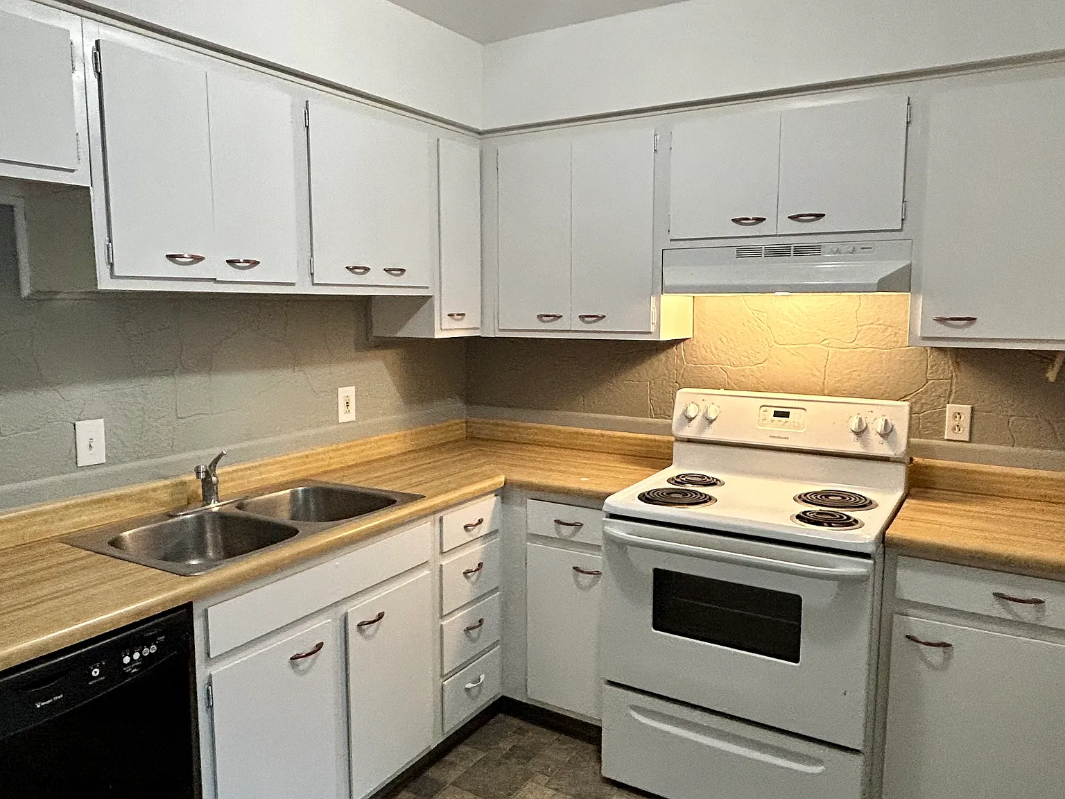 2 bed, 775 sqft, $1,100 — Photo 3