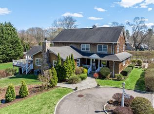 130 Wells Rd, Northport, NY 11768