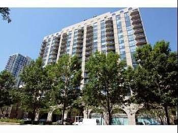 1st image of 1250 N La Salle Dr APT 402