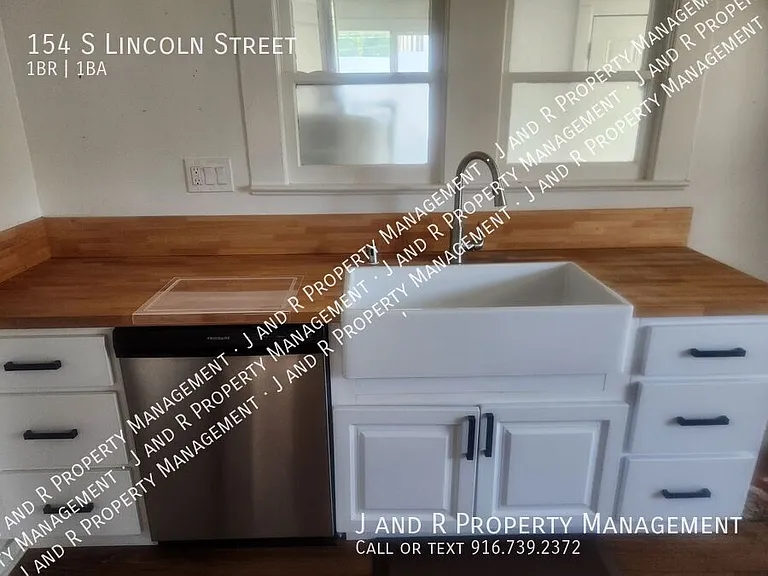 154 S Lincoln St — Photo 17