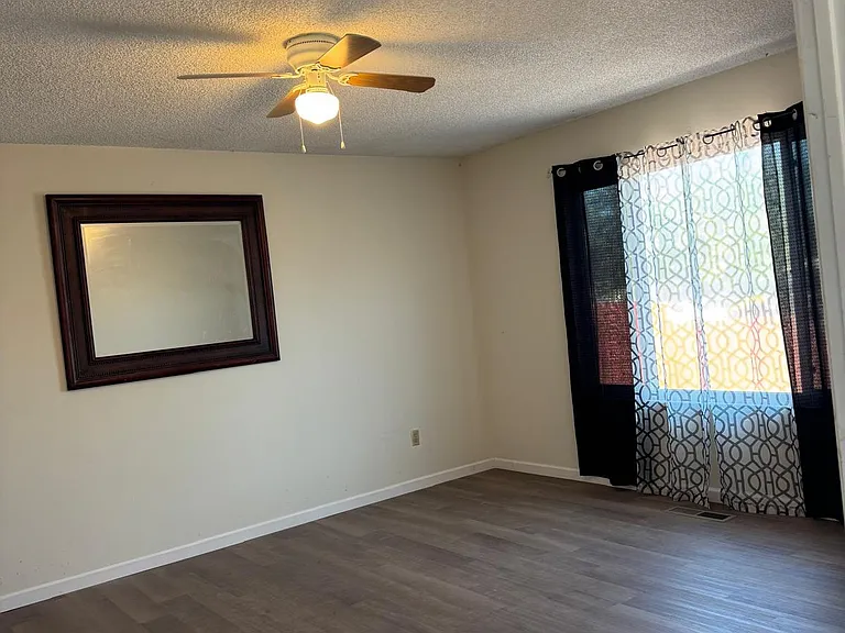 86 Huntington Cir — Photo 3
