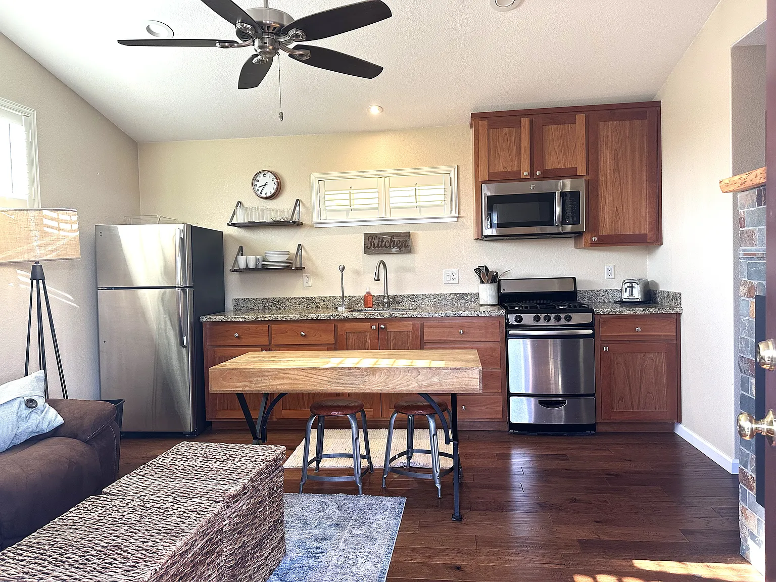 1 bed, 480 sqft, $2,200 — Photo 1