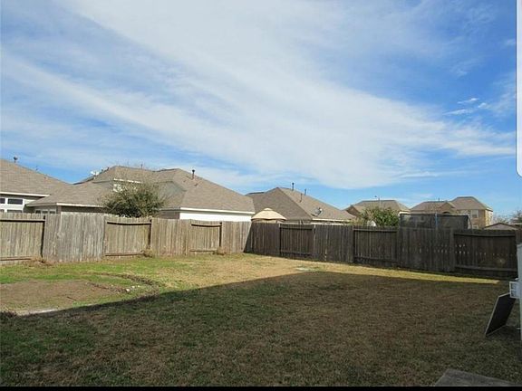 2nd image of 5915 Rosemary Cir