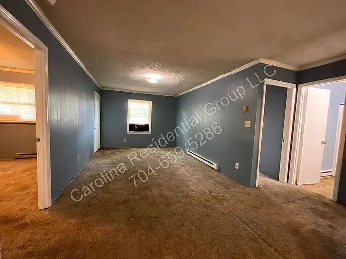 1380 Fairley Ave #B — Photo 6