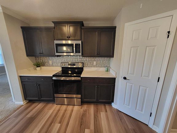 2nd image of 614 River Rdg