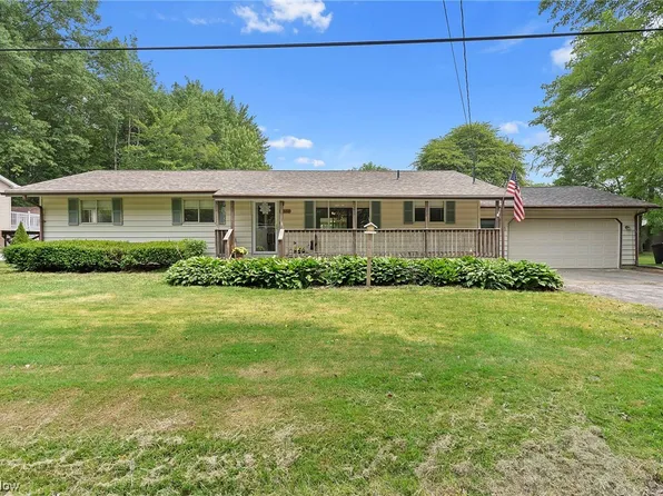 17650 Redwood Rd, Lake Milton, OH 44429