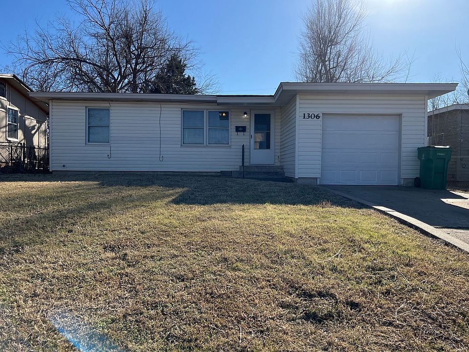 1st image of 1306 SE 40th St