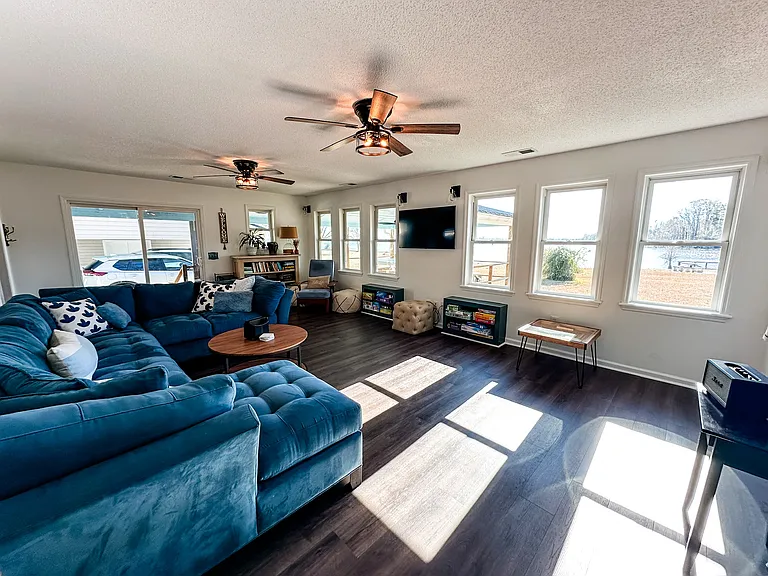 1221 Longpoint Rd — Photo 40