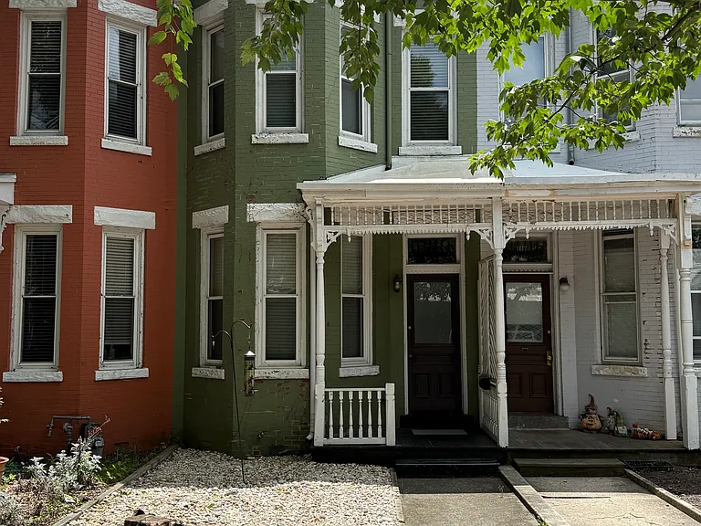 Floyd Ave — Photo 1