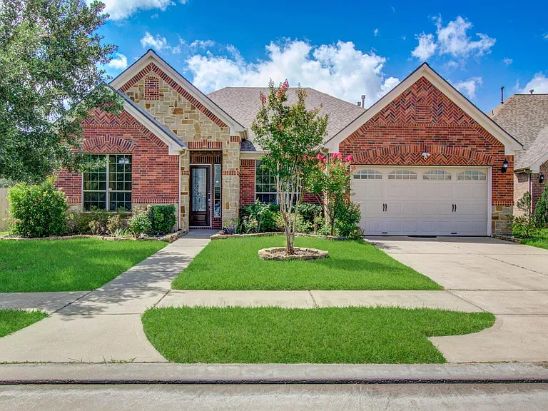 25314 Celtic Terrace Dr — Photo 2