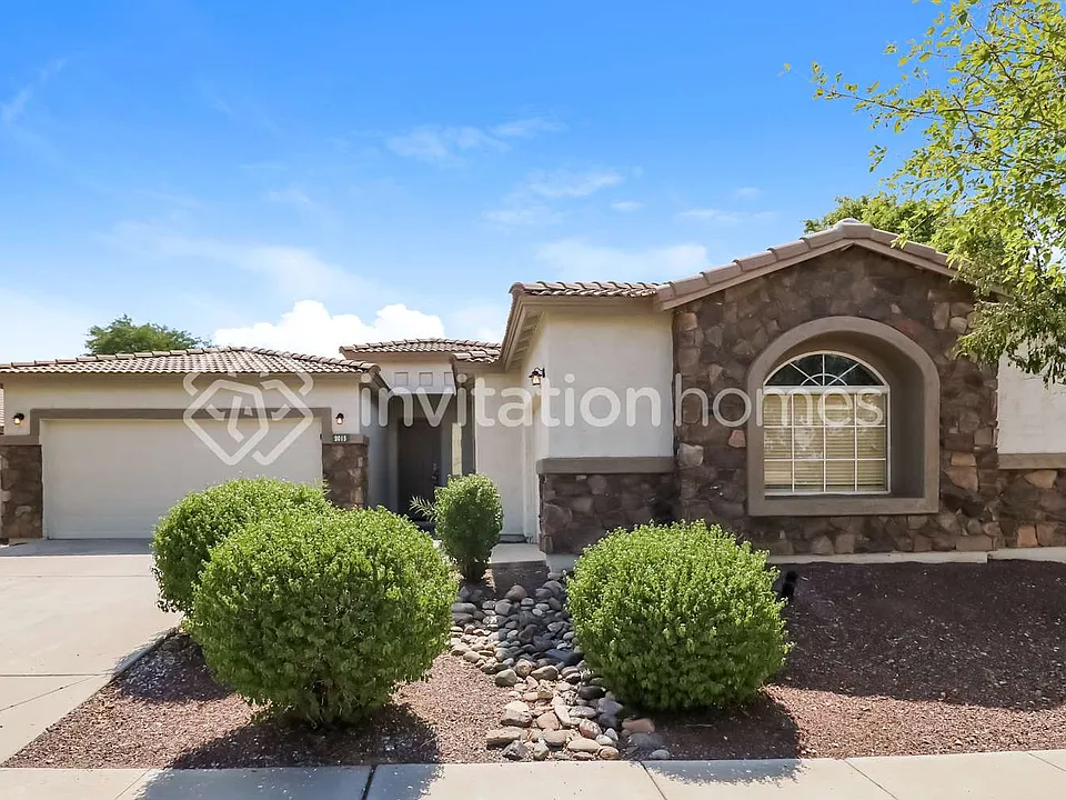 2015 W Carson Rd