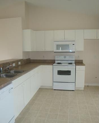 4th image of 1216 NW 19th St