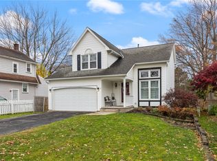 71 Laurelhurst Rd, Rochester, NY 14626