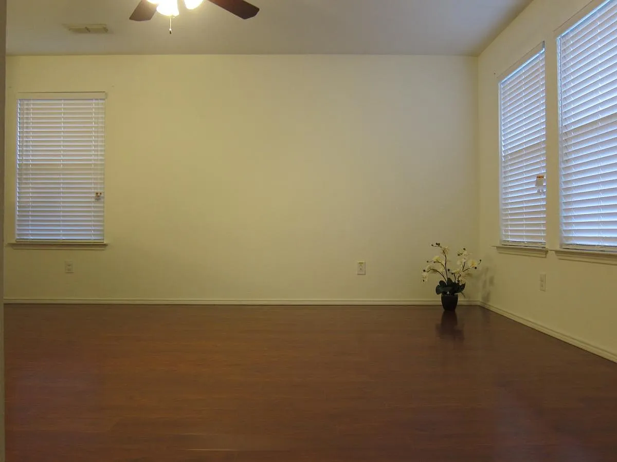 3 bed, 1478 sqft, $2,095 — Photo 4