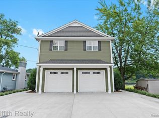 8815 Riverside Dr, Brighton, MI 48116