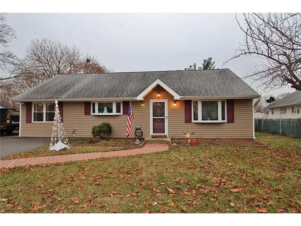15 Haines Ave photo 1