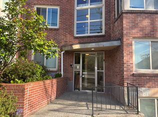 Large Top Floor Two Bedroom with View!! $2250, Seattle, WA 98122