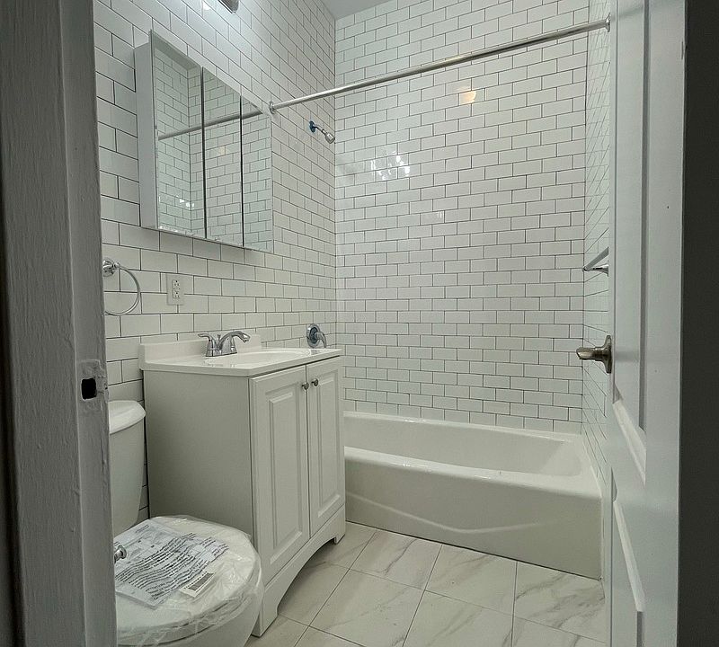 2nd image of 215 W 100th St #9C