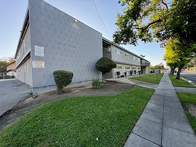 3708 N Cedar Ave #204 — Photo 3