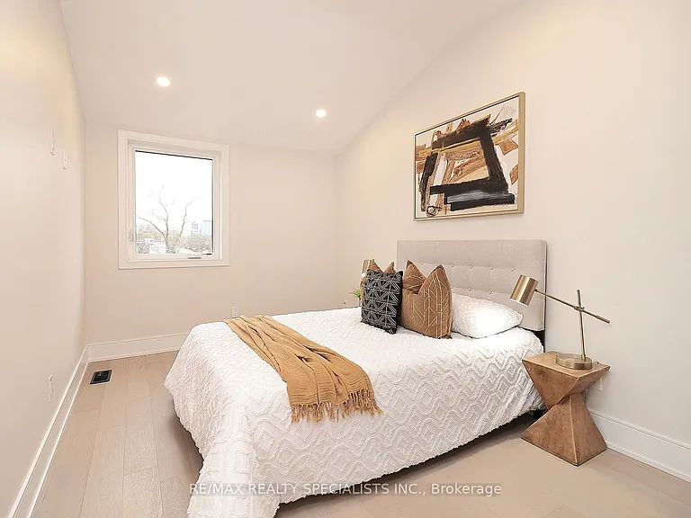 1046 Roosevelt Rd — Photo 46