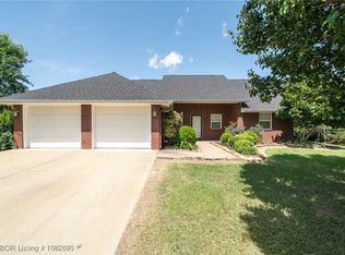 27071 Hayes Ln, Shady Point, OK 74956