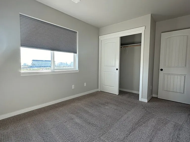 256 E Wayno Way — Photo 18