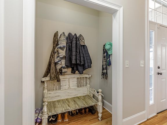 3rd image of 23 Raleigh Dr