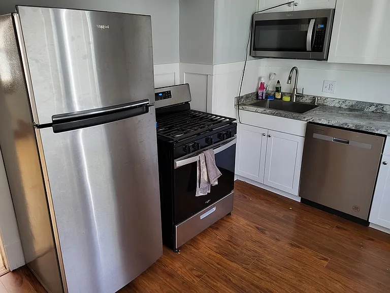 227 Heath St — Photo 5